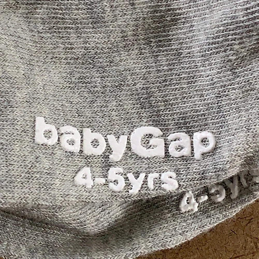 GAP Toddler Boy Size 4-5 Years Gray White Cuffed Socks 2 Pairs NWT